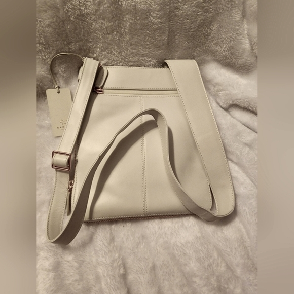 White Leather "Pockets Purse" with Rose gold color hardware by Radley London - Picture 3 of 10